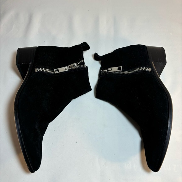 DOLCE VITA Sz 9 Marra Booties Double Zipper Onyx Black Stacked Heel Suede Ankle - Picture 5 of 9